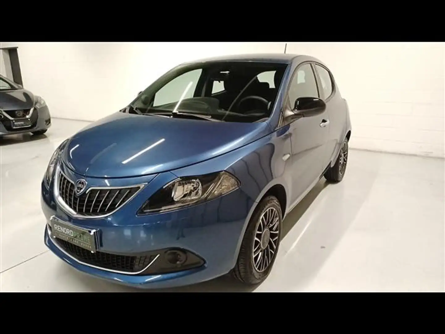 Lancia Ypsilon 1.0 firefly hybrid Silver Plus s&s 70cv Blu/Azzurro - 2
