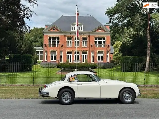 Jaguar XK 150 FHC
