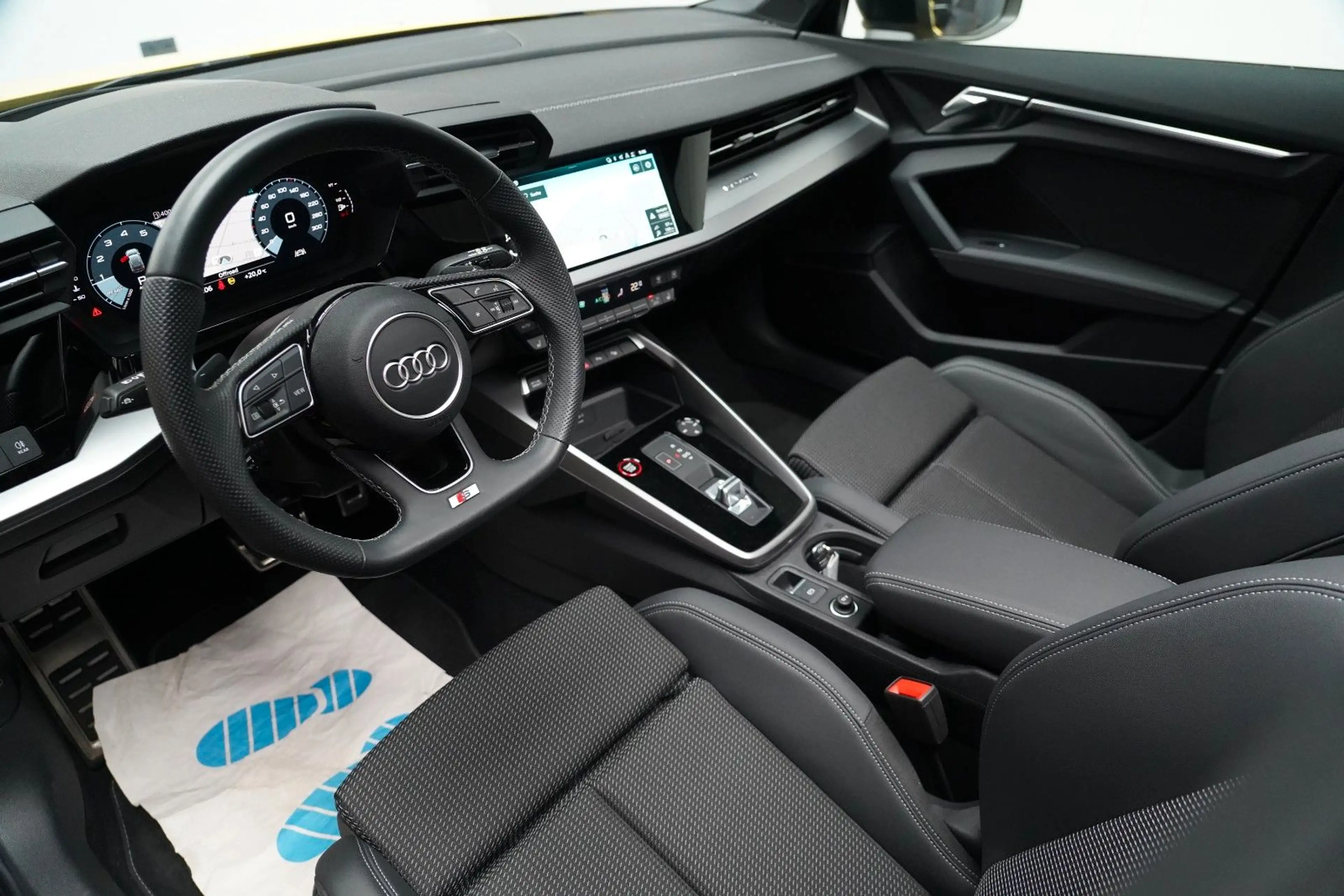 Audi S3 Sportback 2.0TFSI quattro PANO HUD MATRIX KEY — photo 14