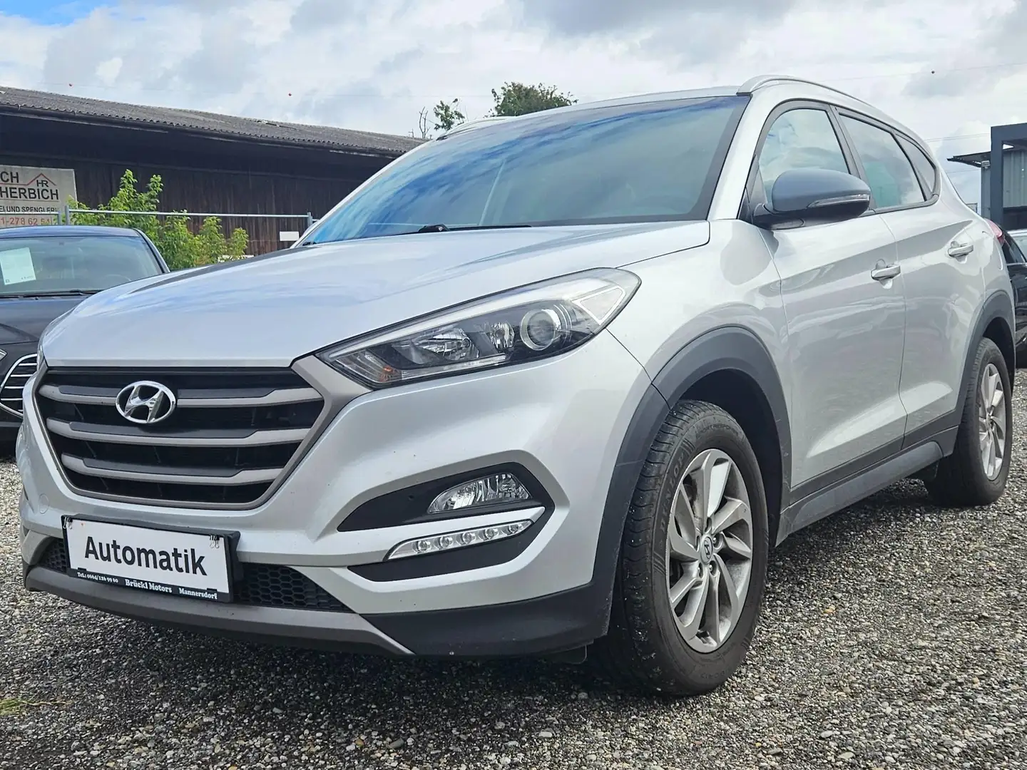 Hyundai TUCSON Tucson 1,7 CRDI Start-Stopp Go DCT Go Silber - 1