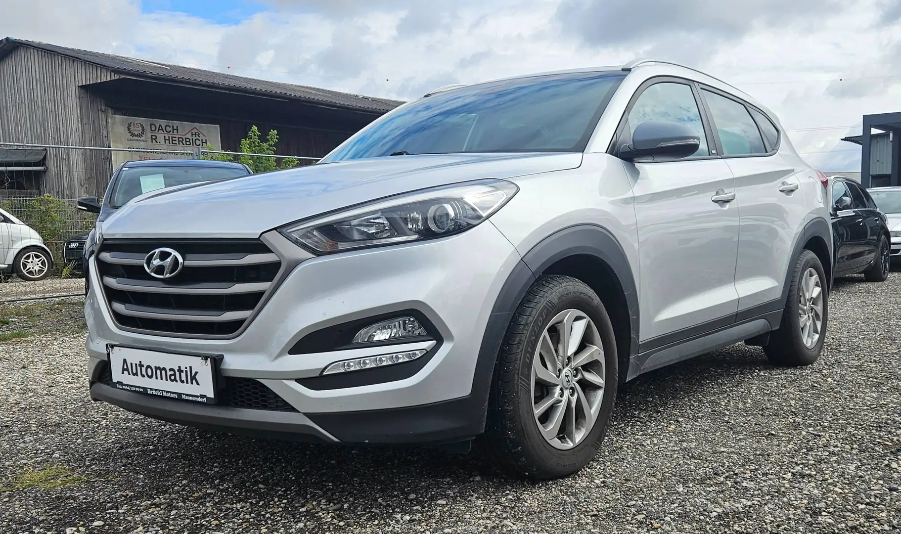 Hyundai TUCSON Tucson 1,7 CRDI Start-Stopp Go DCT Go Silber - 2
