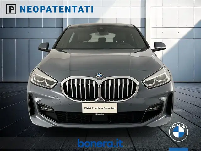 BMW 1 Series view 3