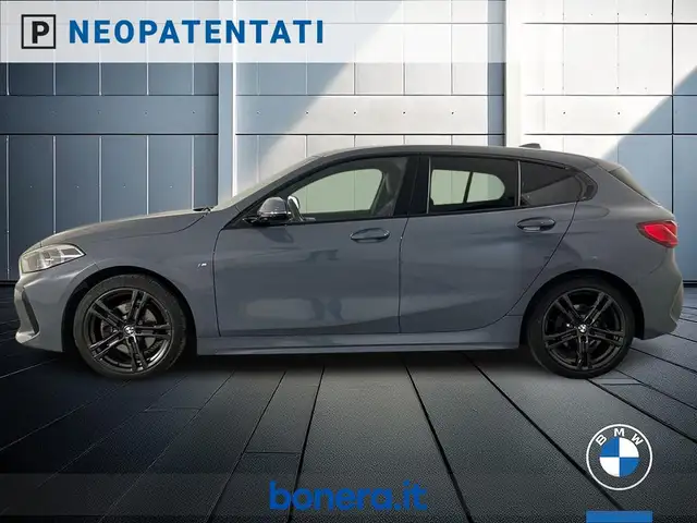 BMW 1 Series view 9