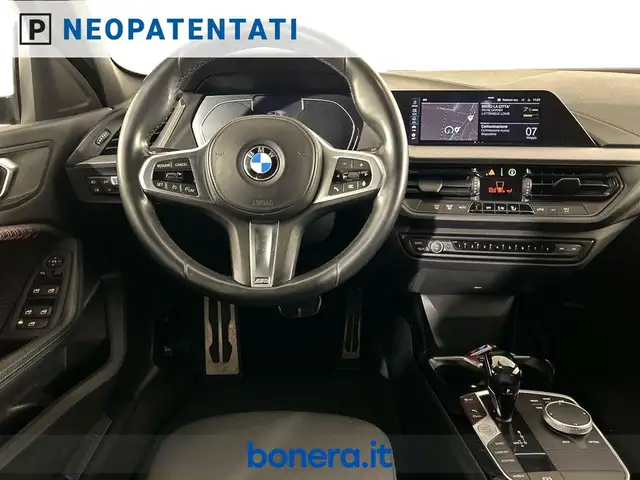 BMW 1 Series view 15