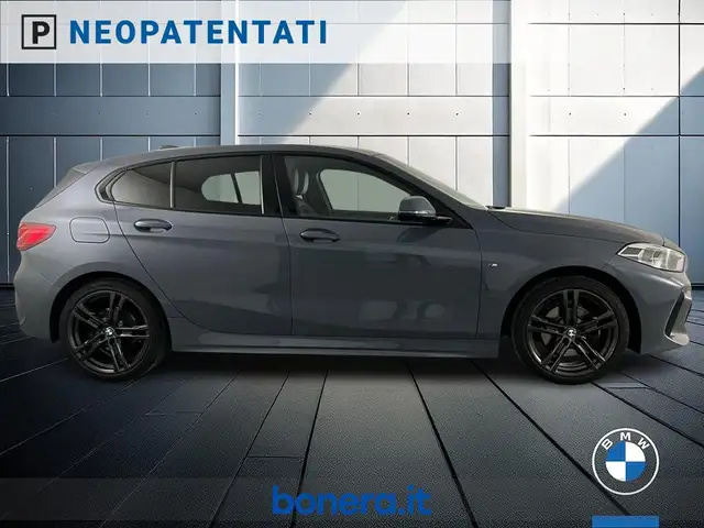 BMW 1 Series view 5