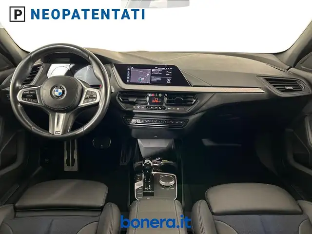 BMW 1 Series view 17