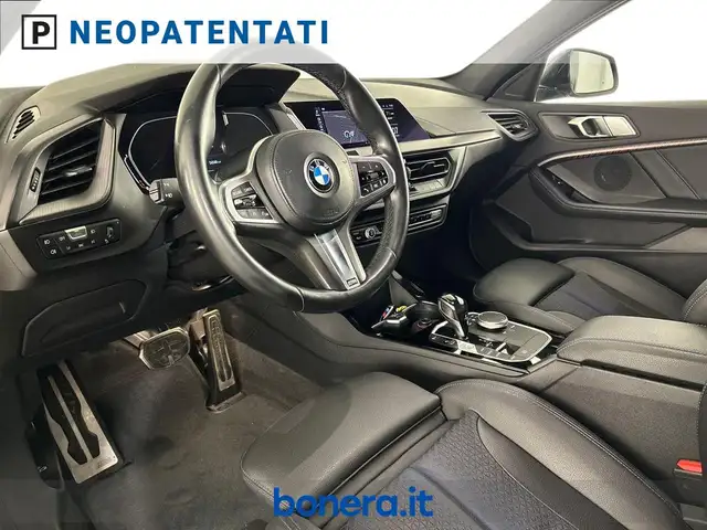 BMW 1 Series view 18