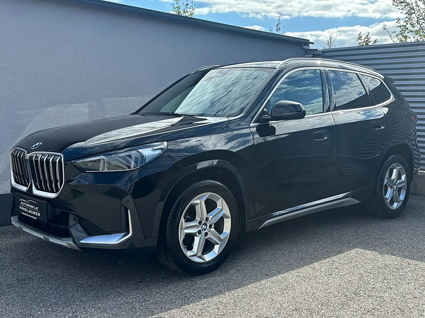 BMW X1 sDrive18d Aut.XLINE/LEDER/18"/AD.LED/LRH/RÜ.KAM... Schwarz - 1