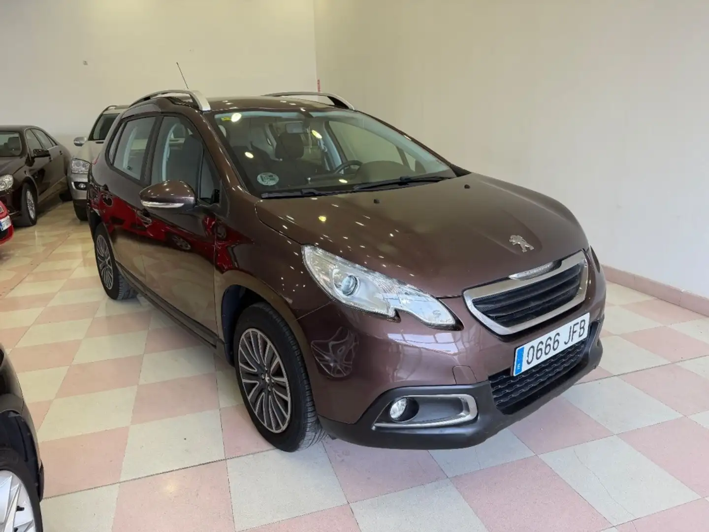 Peugeot 2008 1.6 e-HDI Active Braun - 2