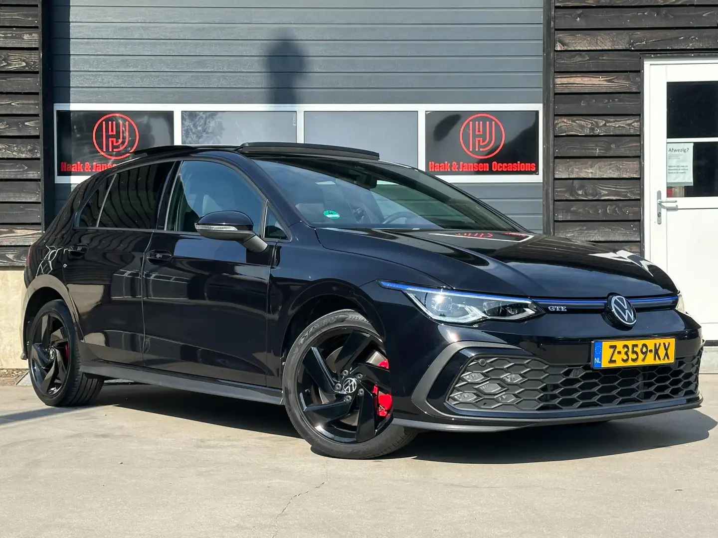 Volkswagen Golf GTE 1.4 eHybrid 245PK Panoramadak IQ Lights Чорний - 2