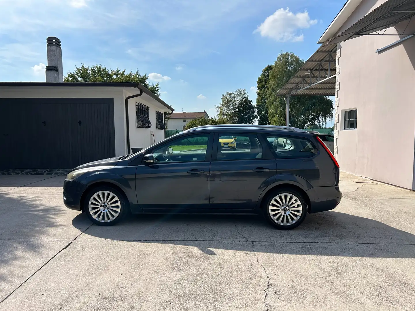 Ford Focus SW 1.6 tdci Titanium dpf Neopatentati Gris - 2