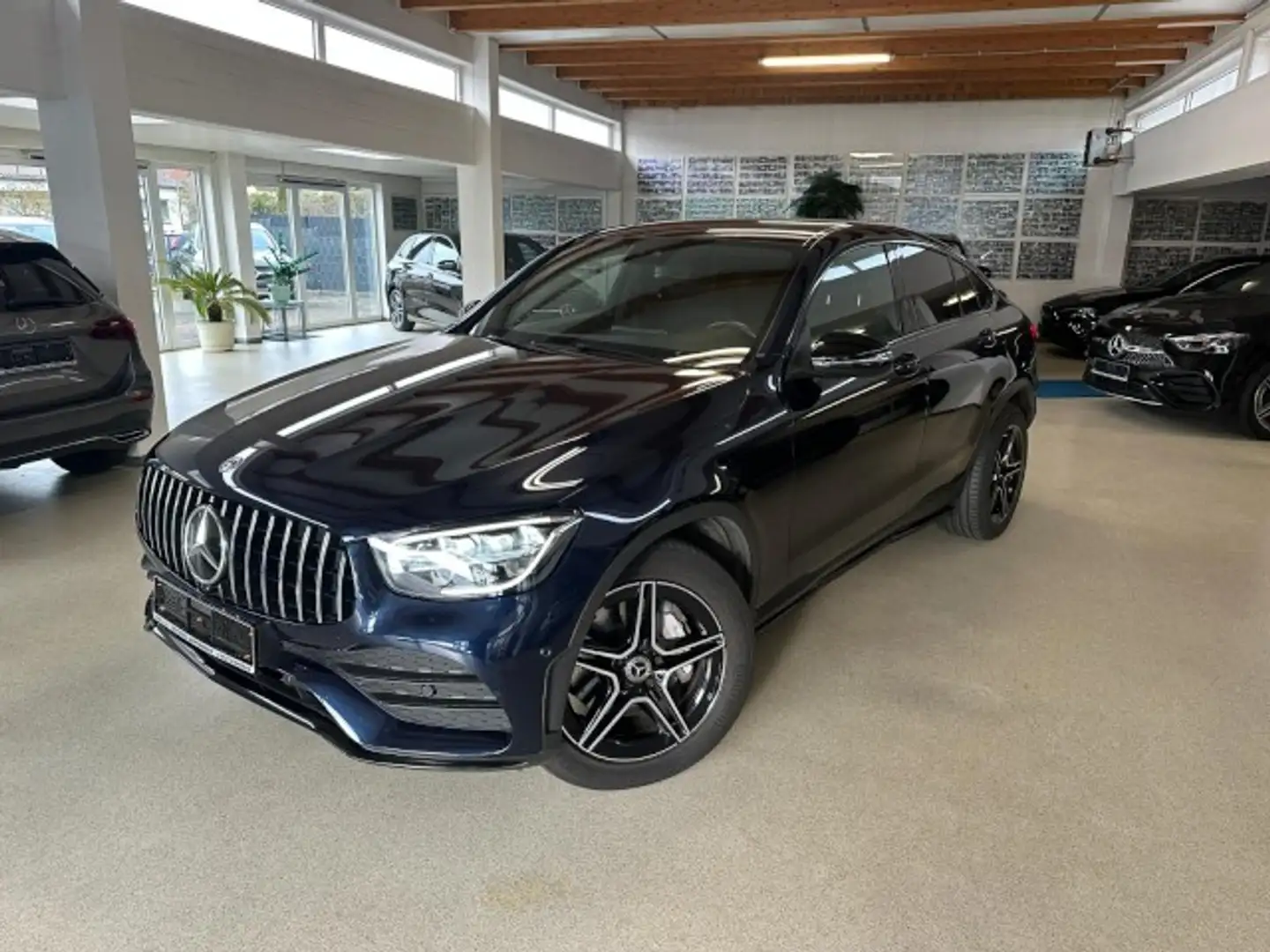 Mercedes-Benz GLC 200 4M Coupe AMG Line Exterieur+Interieur+Night+Assist Blau - 2