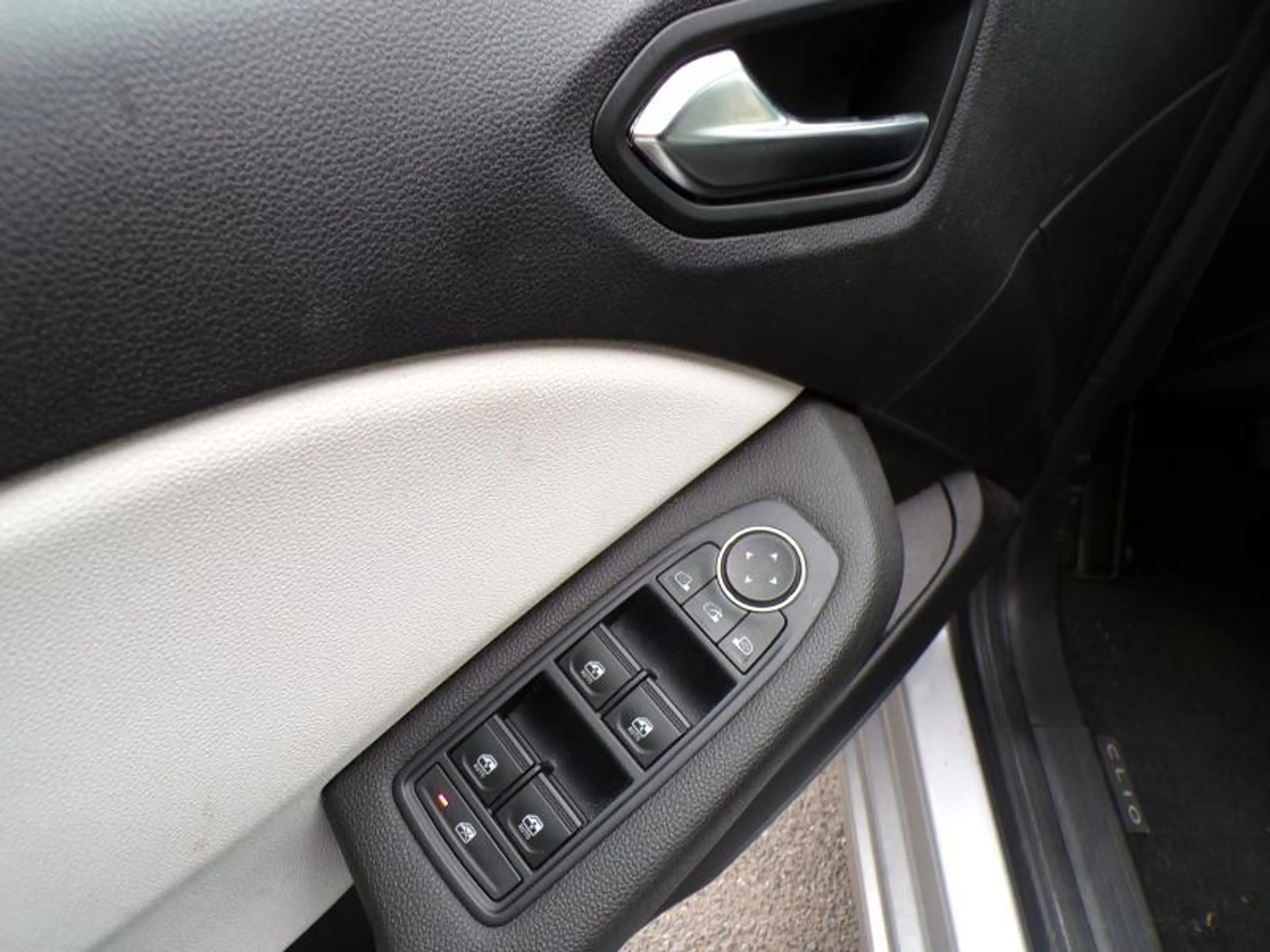Renault Clio 1.0 91cv Gris 04/23 42.009km Airco GPS Camera — photo 9
