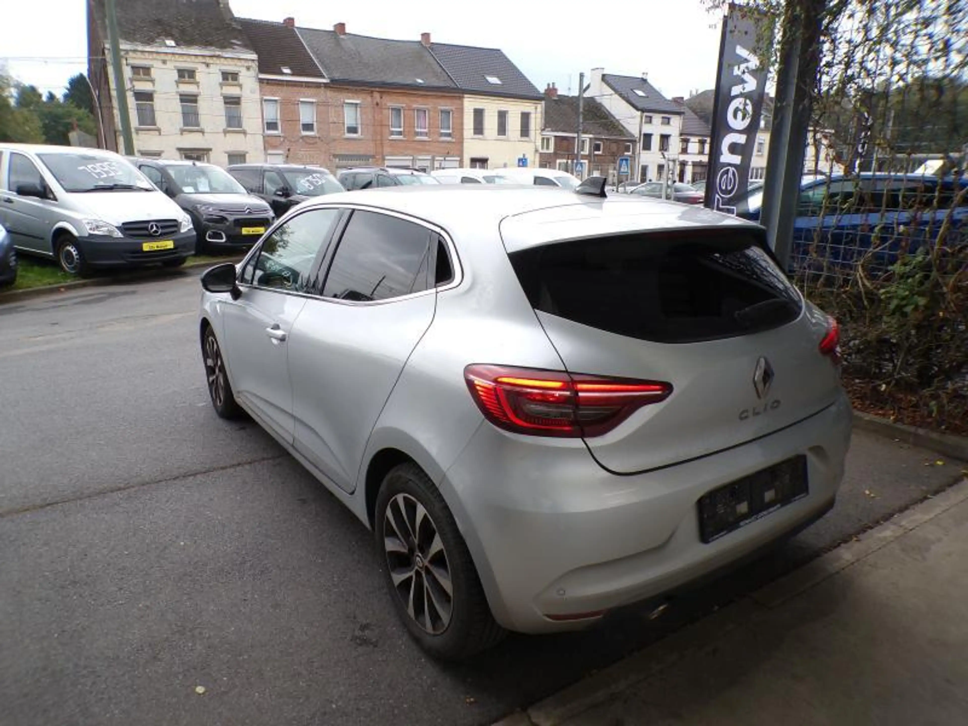 Renault Clio 1.0 91cv Gris 04/23 42.009km Airco GPS Camera — photo 6