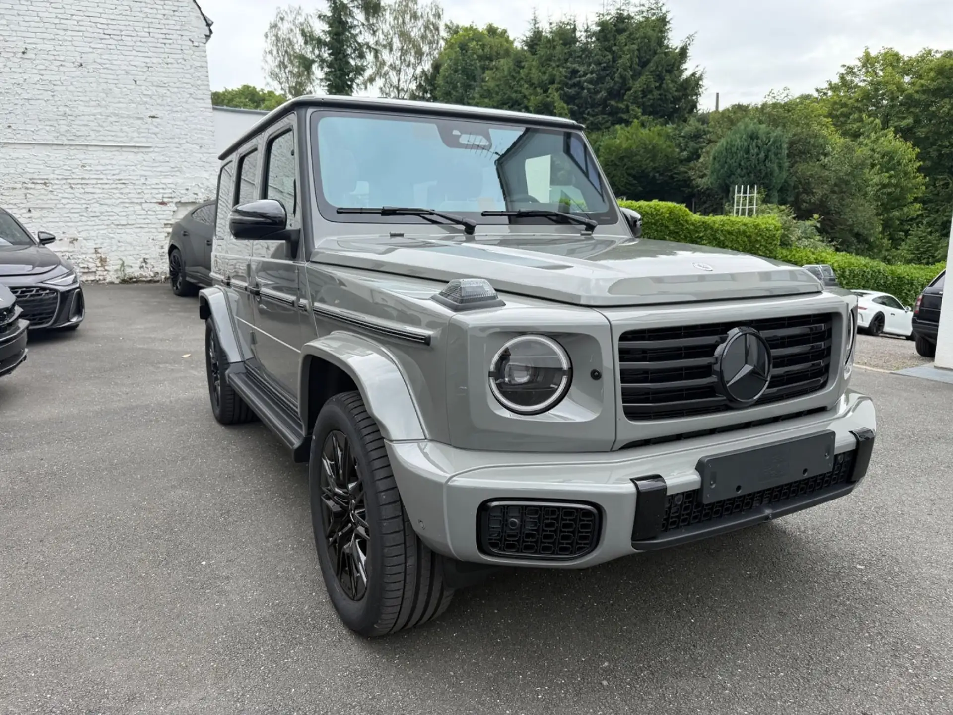 벤츠 G-Class G 500 2026 회색 사진 5