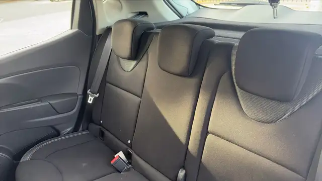 Renault Clio view 9