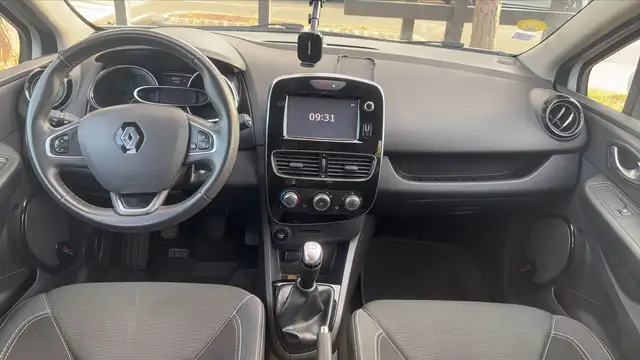 Renault Clio view 11