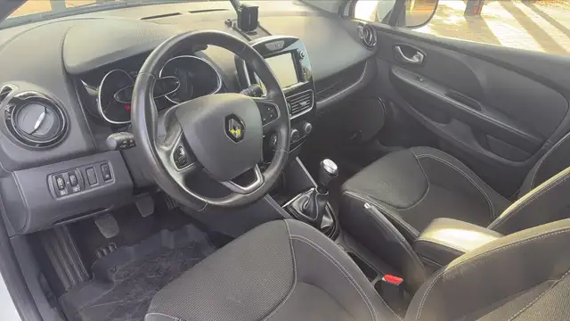 Renault Clio view 8