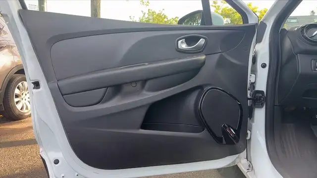Renault Clio view 7