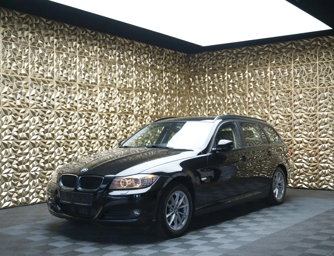 BMW 320 d xDrive Touring|XENON|AHK|SITZHZ.| Noir - 1