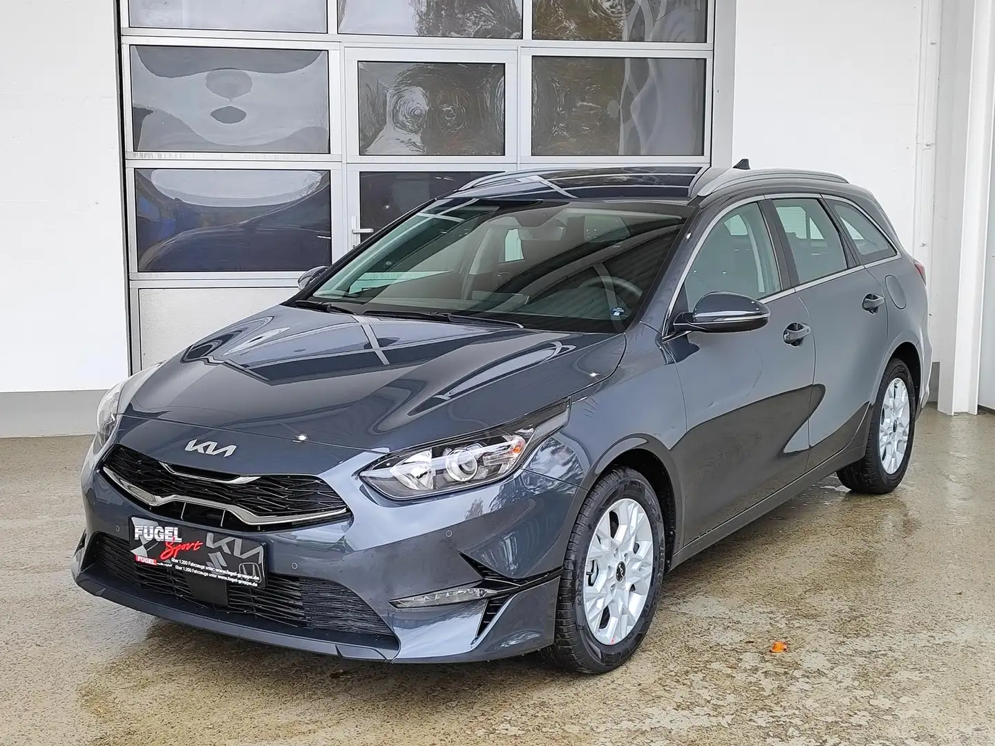 Kia Ceed SW / cee'd SW 1.5 T-GDI DCT Ultimate Ed. Navi|SHZ Grau - 2