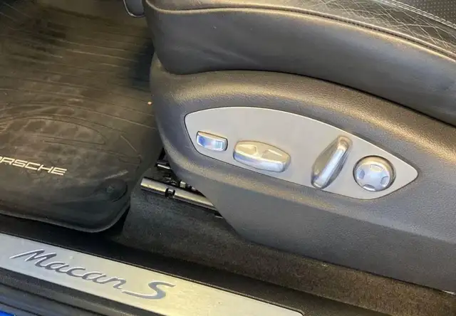 Porsche Macan view 4
