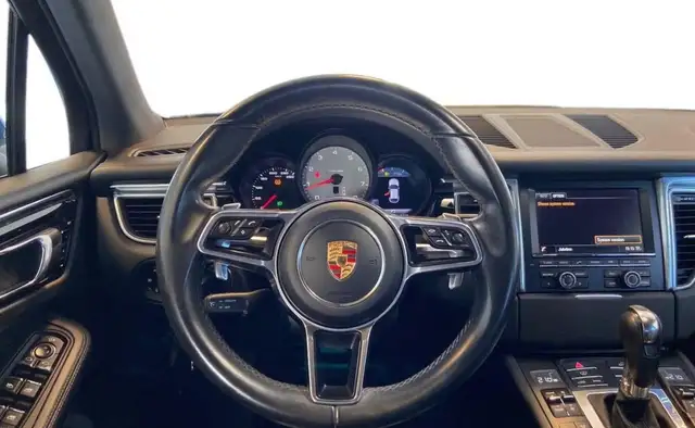 Porsche Macan view 9