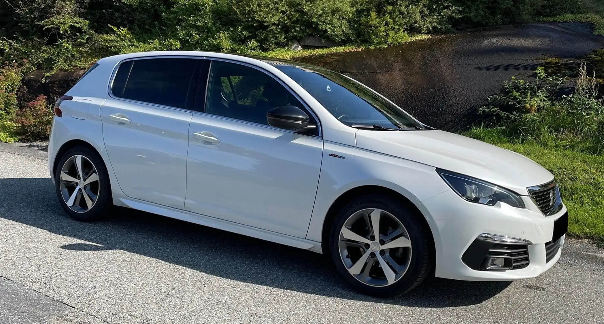 Peugeot 308 308 PureTech 130 EAT6 GT-Line Weiß - 1