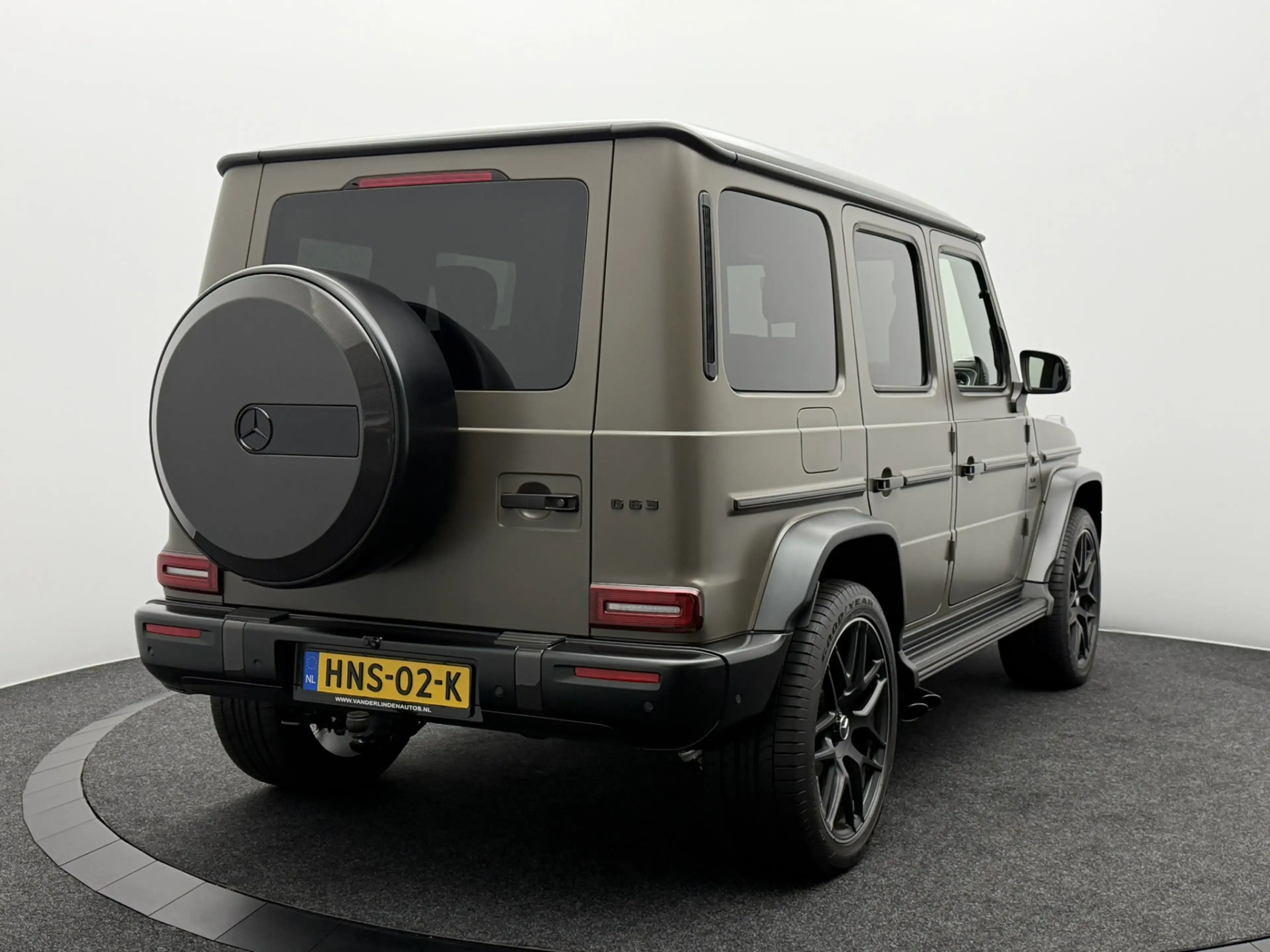 Mercedes-Benz G 63 AMG MY25 | AMG Performance Carbon Pack | Full Options — photo 3