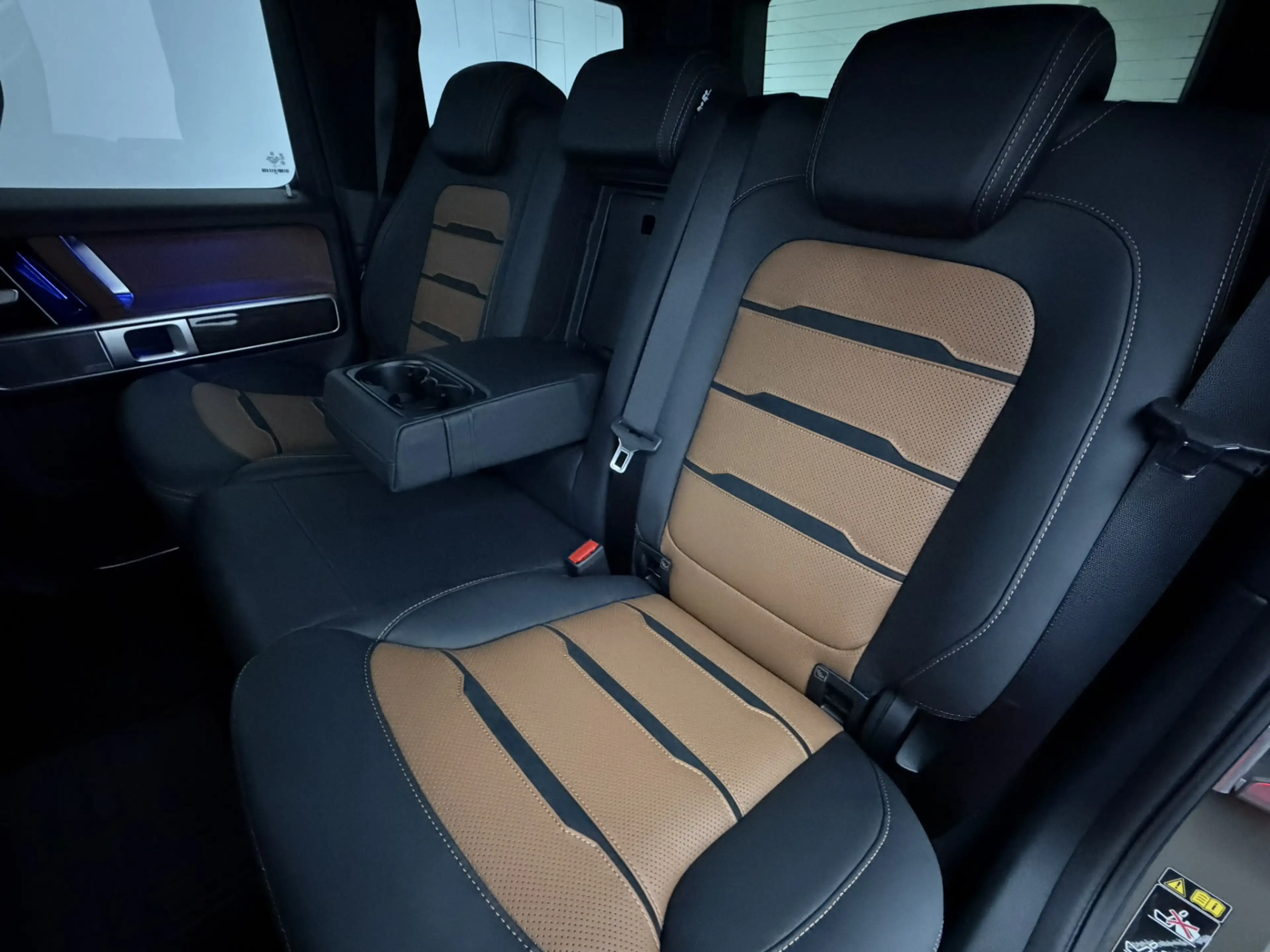 Mercedes-Benz G 63 AMG MY25 | AMG Performance Carbon Pack | Full Options — photo 43