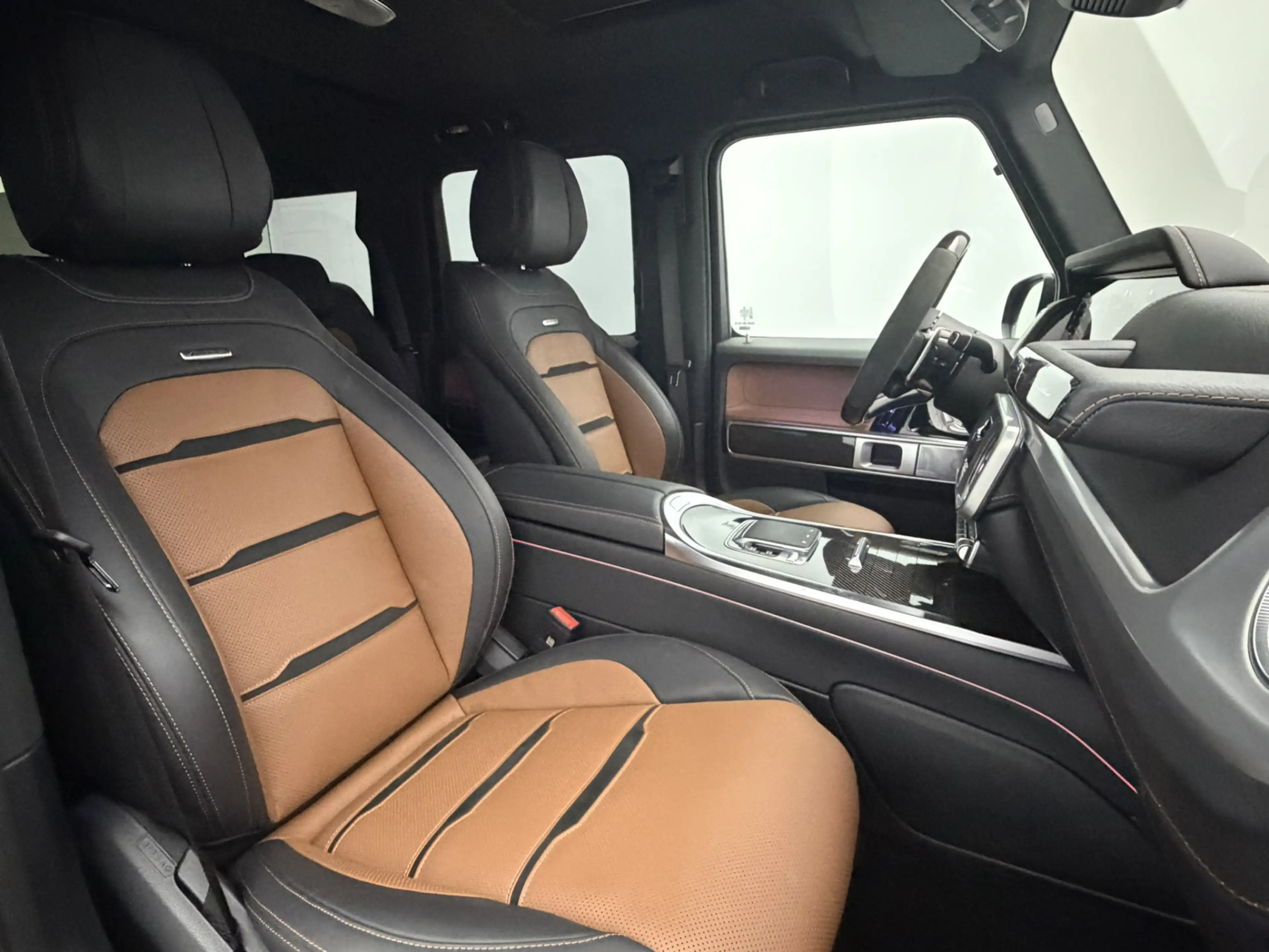 Mercedes-Benz G 63 AMG MY25 | AMG Performance Carbon Pack | Full Options — photo 20