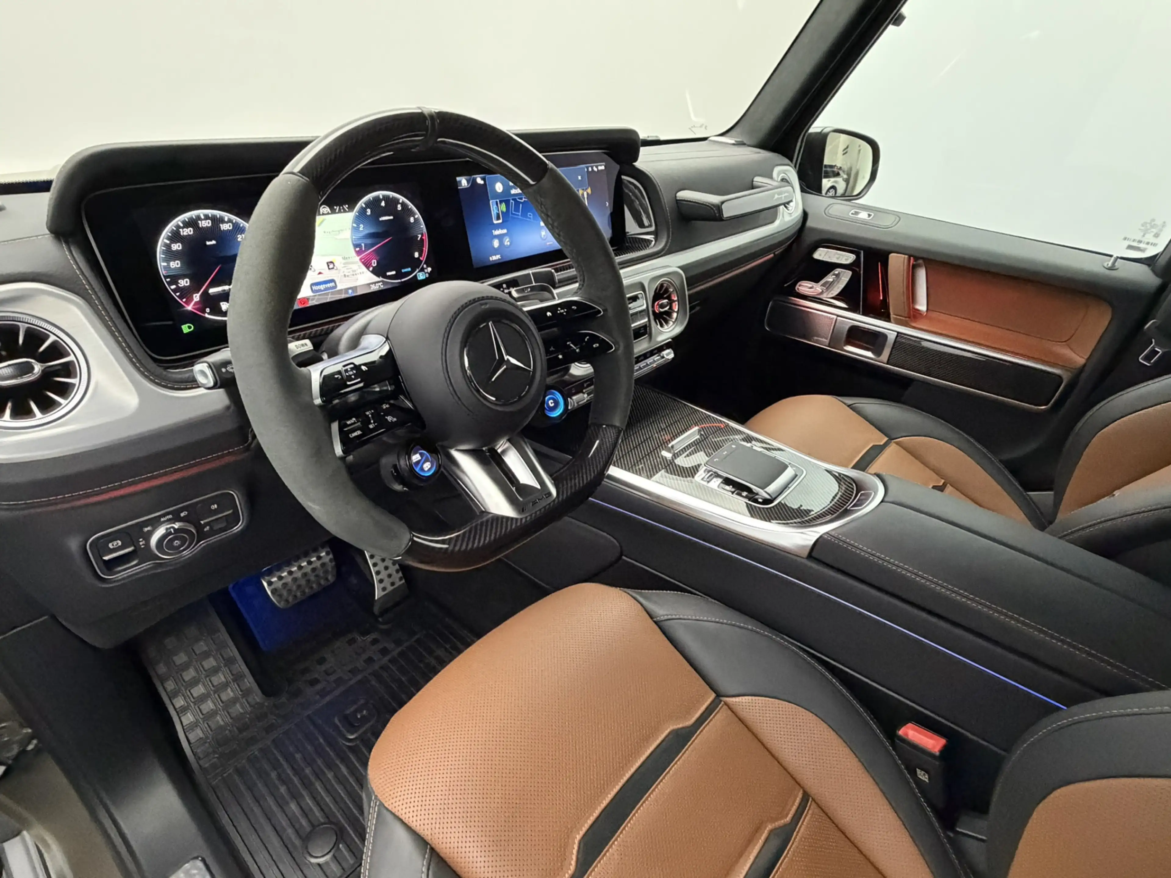 Mercedes-Benz G 63 AMG MY25 | AMG Performance Carbon Pack | Full Options — photo 16