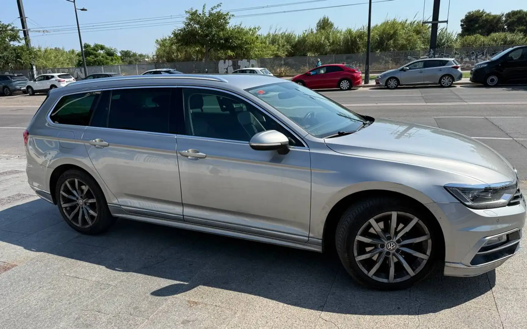 Volkswagen Passat Variant Passat Variant 2.0TDI R-Line Exclusive DSG6 110kW R-Line Exclusive - 2