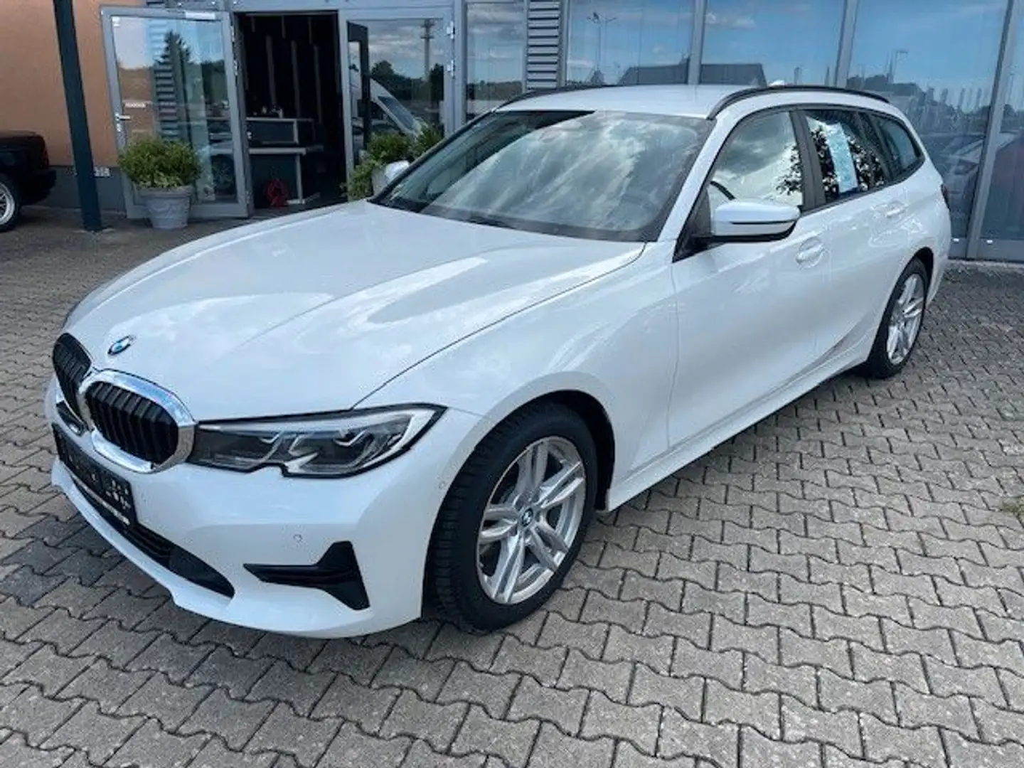 BMW 320 Baureihe 3 Touring 320 d xDrive Advantage Bianco - 2