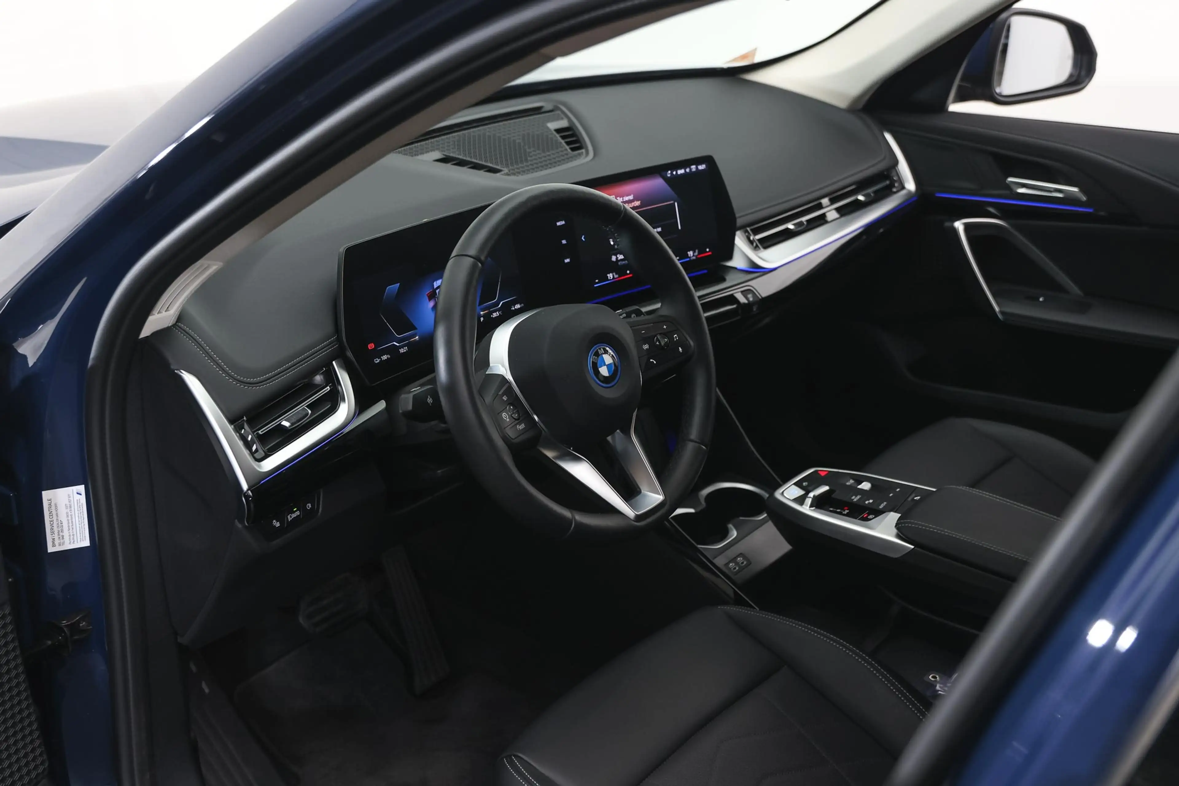 BMW iX1 eDrive20 / Trekhaak / Achteruitrijcamera / Comfort — photo 9