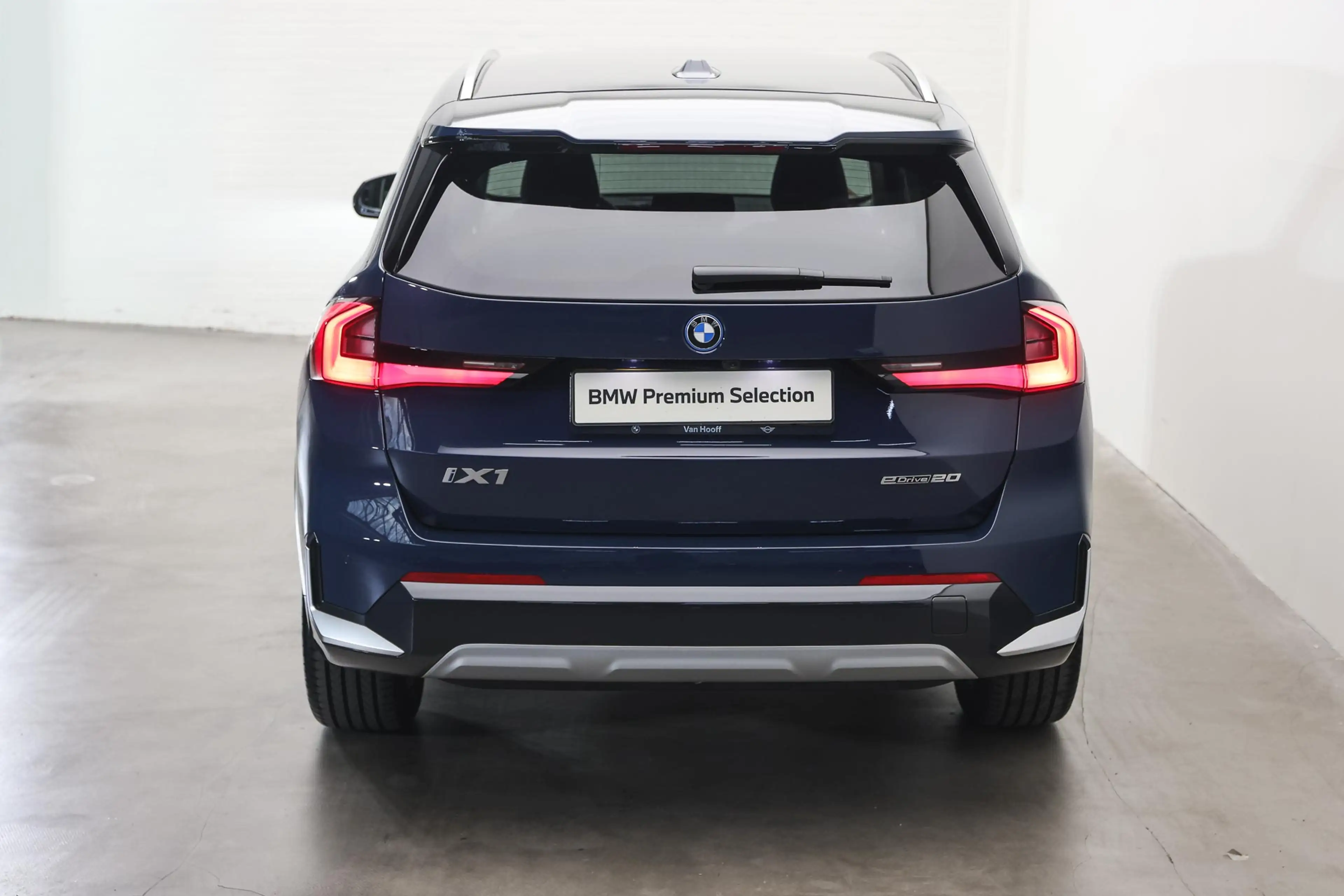 BMW iX1 eDrive20 / Trekhaak / Achteruitrijcamera / Comfort — photo 7