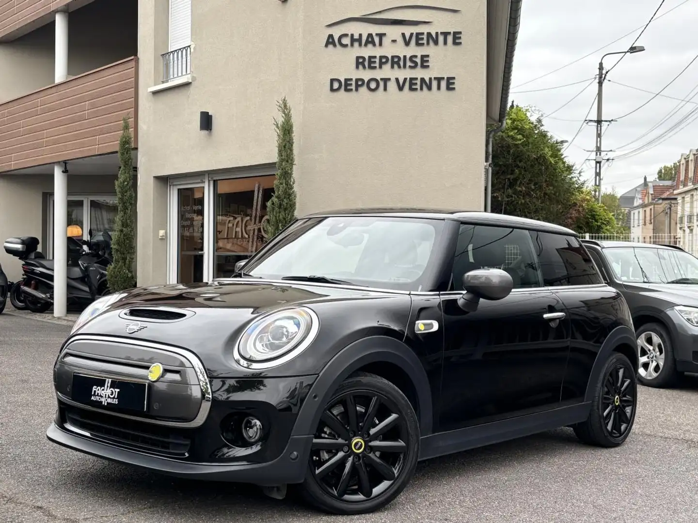 MINI Cooper SE Mini Electric - 184  F56 LCI COUPE Cooper SE Yours PHASE 2 Noir - 1