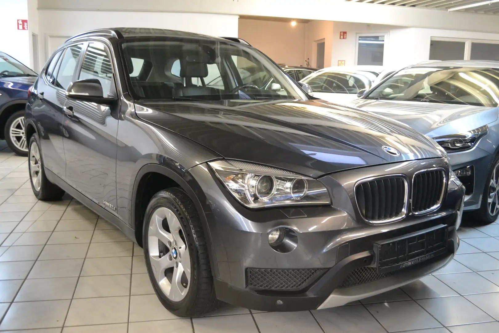 BMW X1 20 DA xDrive LEDER*PANORAMA*XENON*NAVI*TEMPOMAT Gris - 2