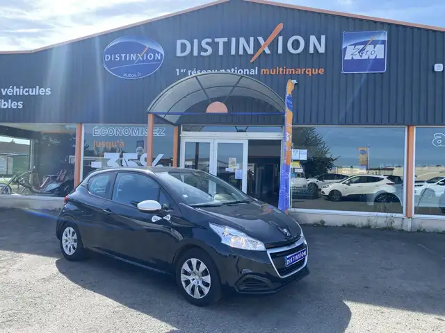 Peugeot 208 view 3