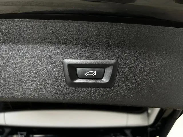 BMW X1 view 8