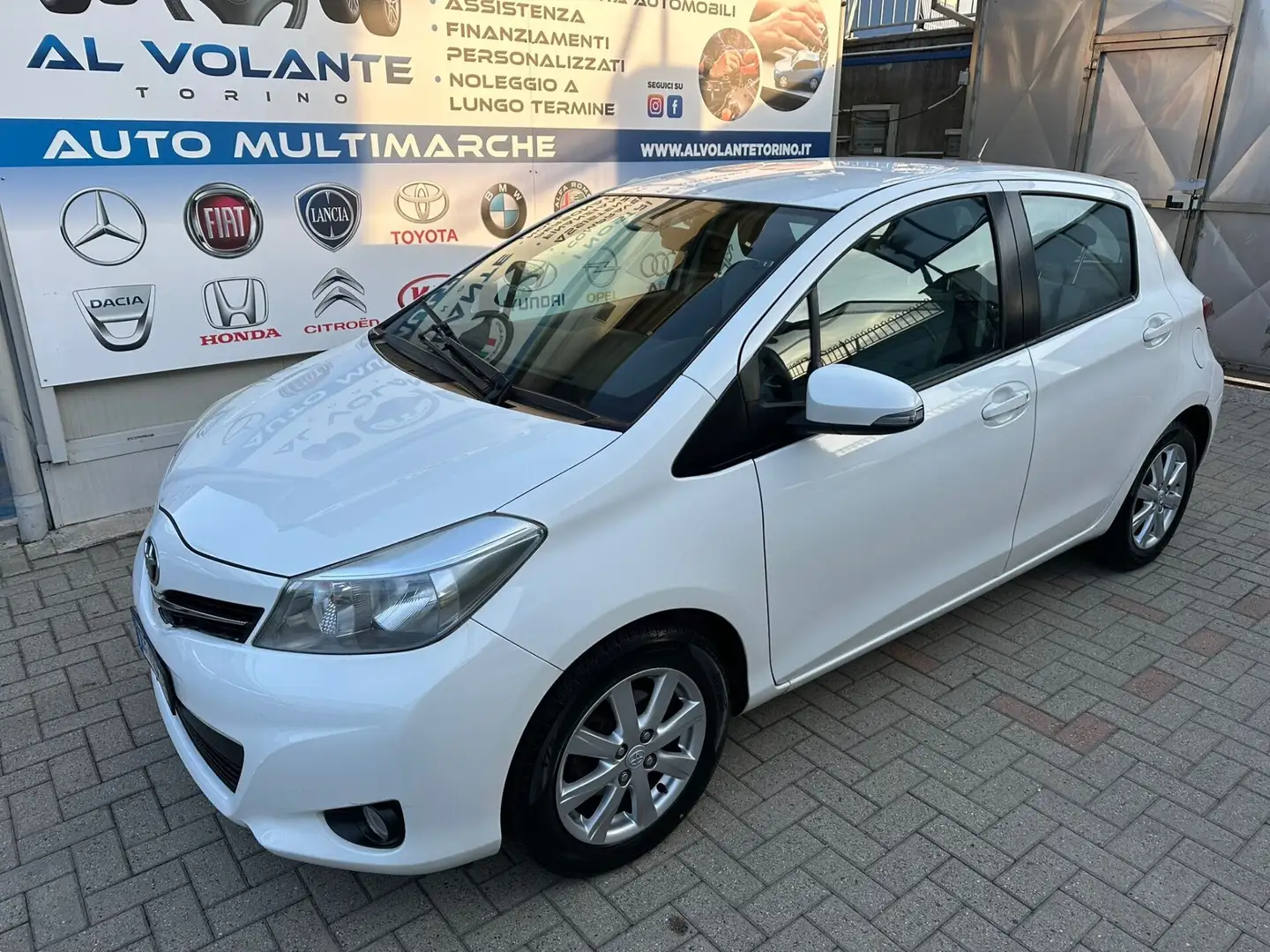 Toyota Yaris Yaris 1.0 5 porte Lounge Bianco - 2