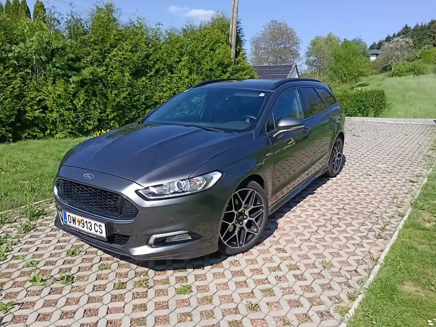 Ford Mondeo Mondeo Traveller ST-LINE 2,0 TDCi Start/Stop ST-LINE Grau - 1