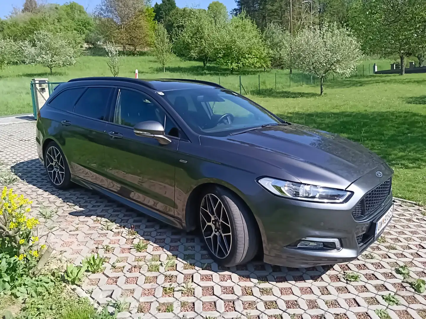 Ford Mondeo Mondeo Traveller ST-LINE 2,0 TDCi Start/Stop ST-LINE Grau - 2