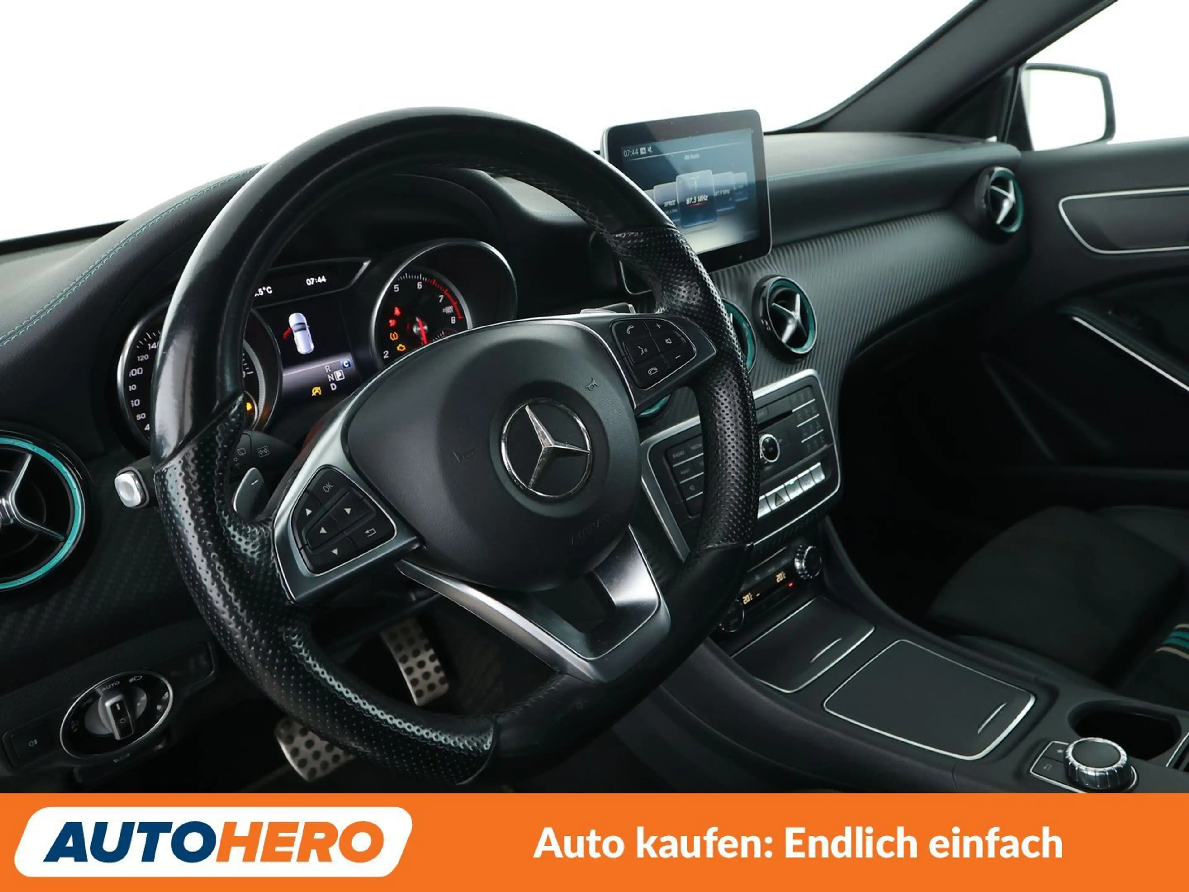 Mercedes-Benz A 220 A 220 4Matic Motorsport Edition AMG Sport Aut. — photo 11