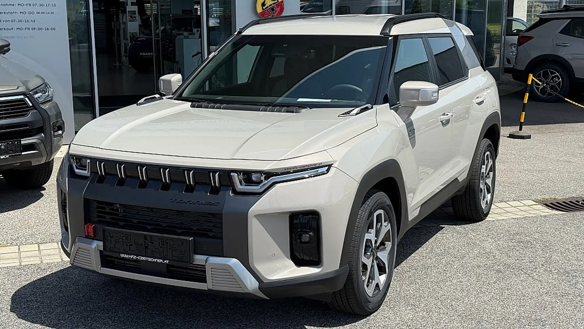 KGM Torres 1,5i GDI Style AWD Aut. Grau - 1