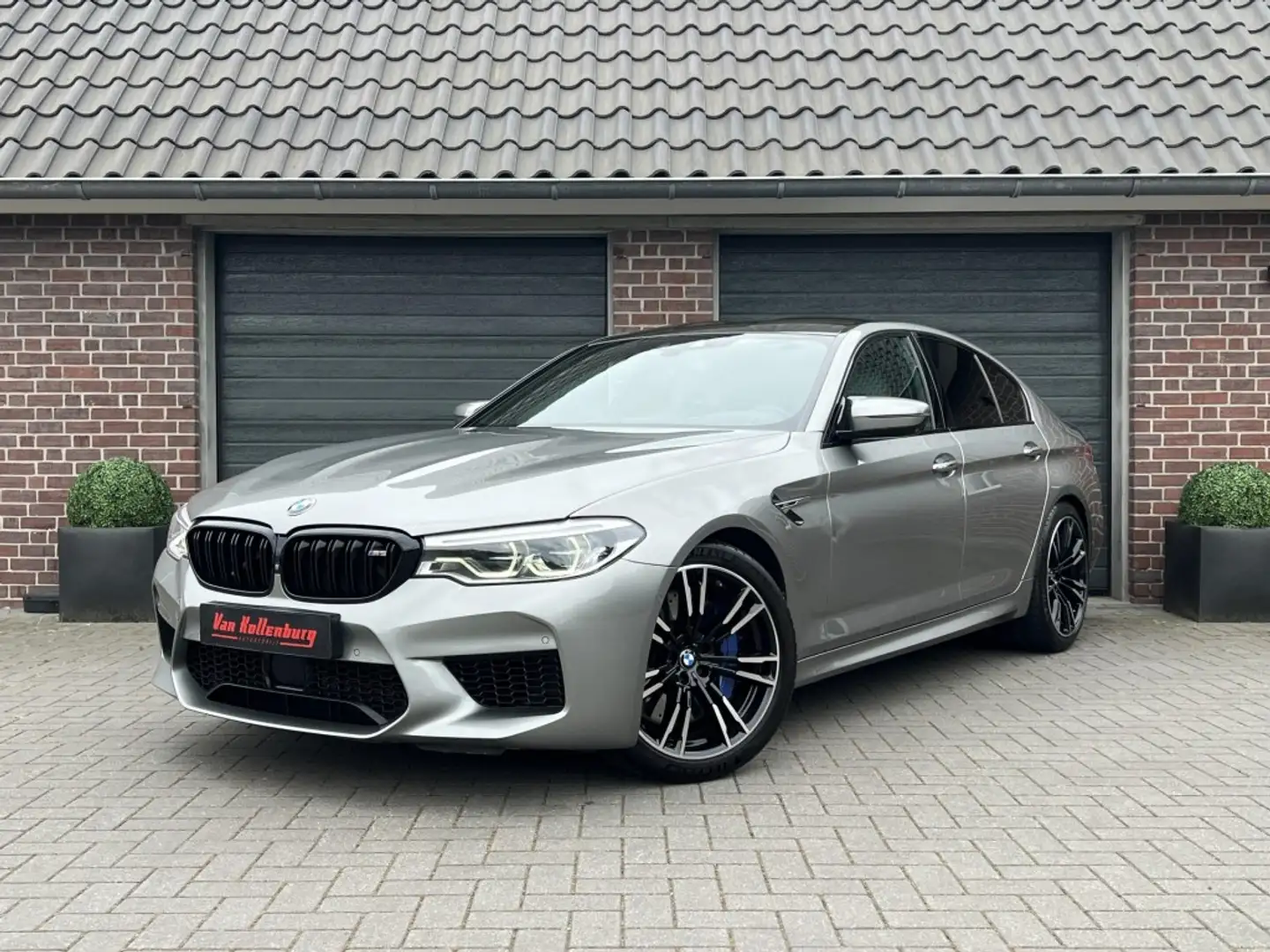 BMW M5 4.4 V8 600 PK X DRIVE CARBON M-DRIVER PACK HUD HK Gris - 1