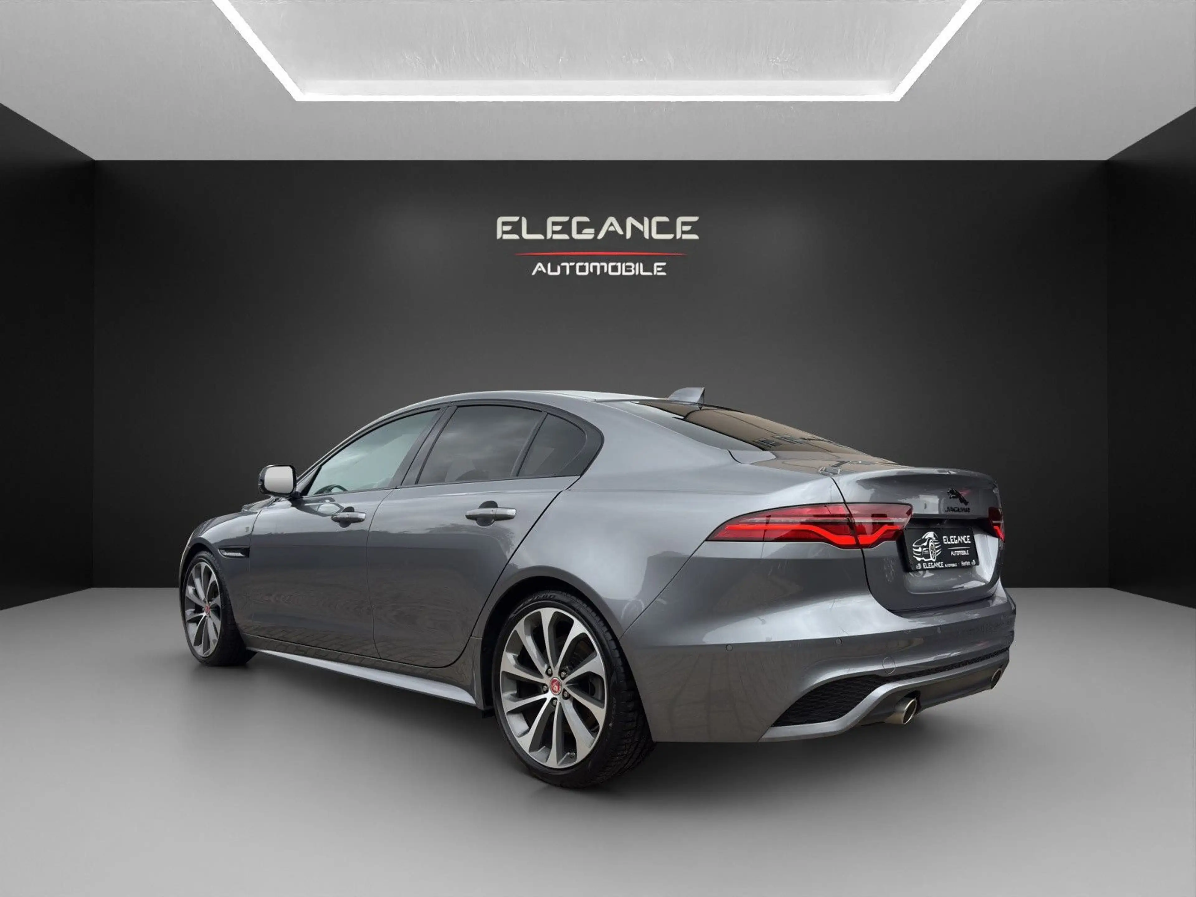 Jaguar XE R-Dynamic HSE*LED*1H*Black Pack*360°Kamera — photo 3