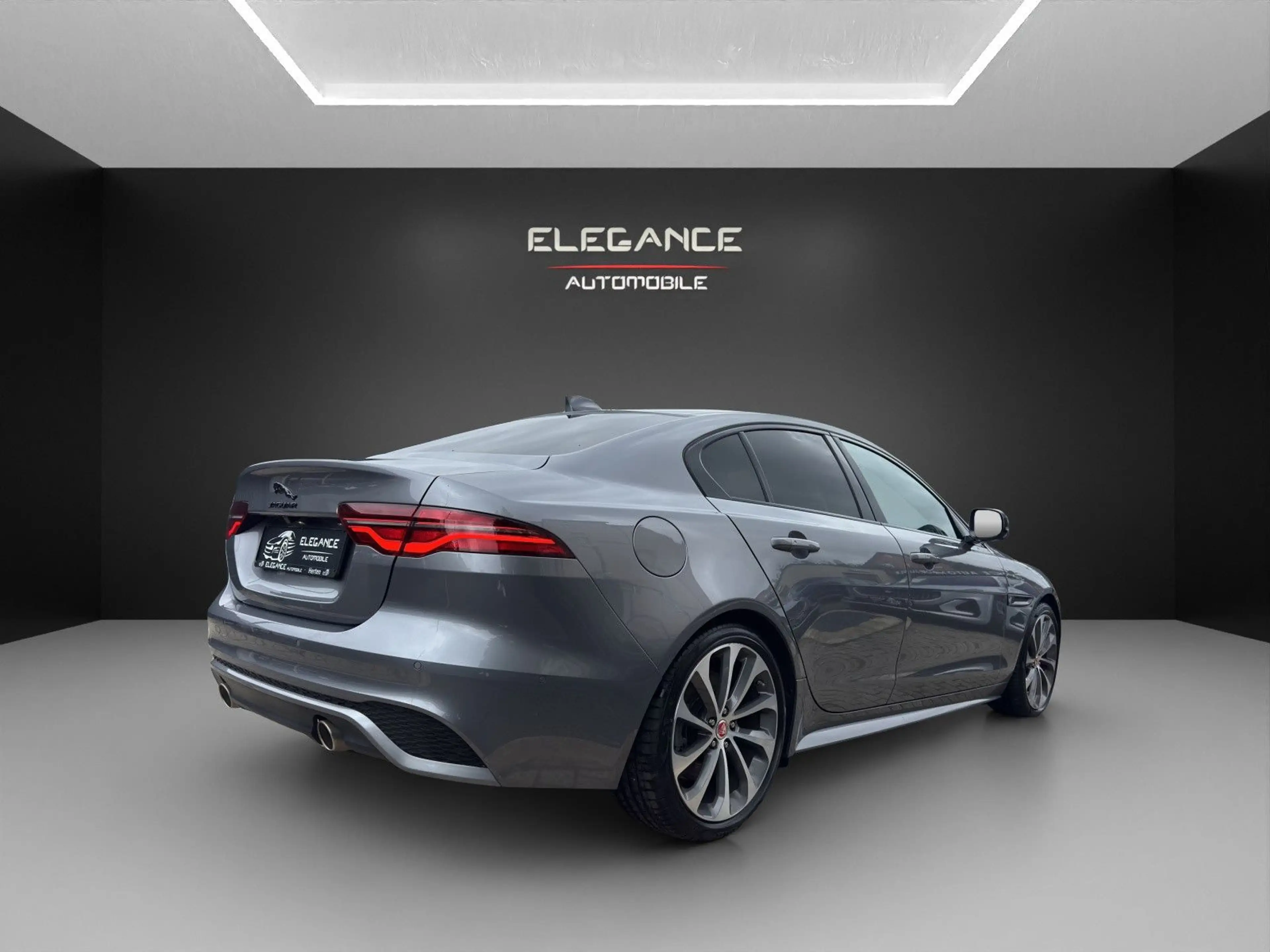 Jaguar XE R-Dynamic HSE*LED*1H*Black Pack*360°Kamera — photo 5