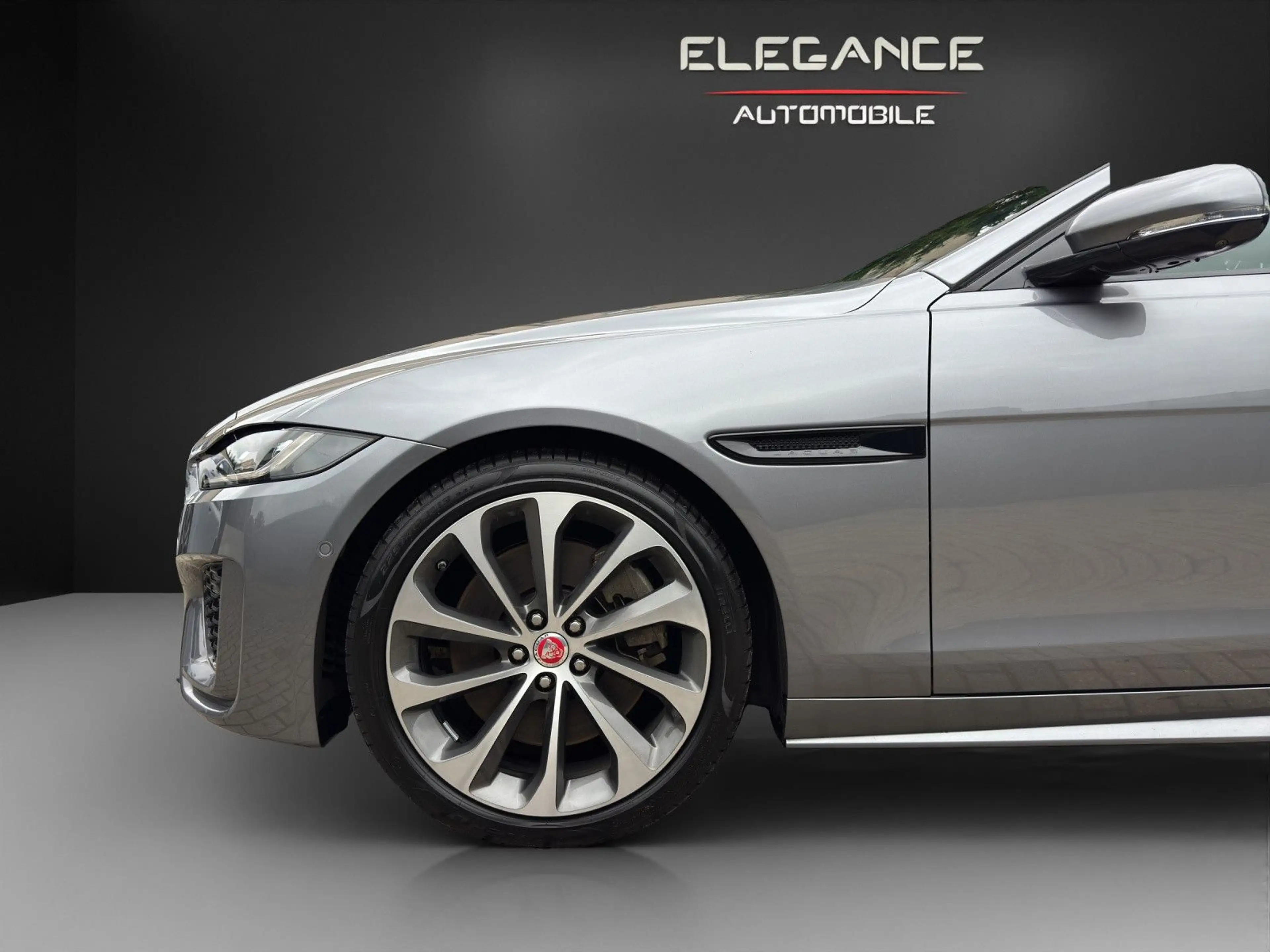 Jaguar XE R-Dynamic HSE*LED*1H*Black Pack*360°Kamera — photo 9