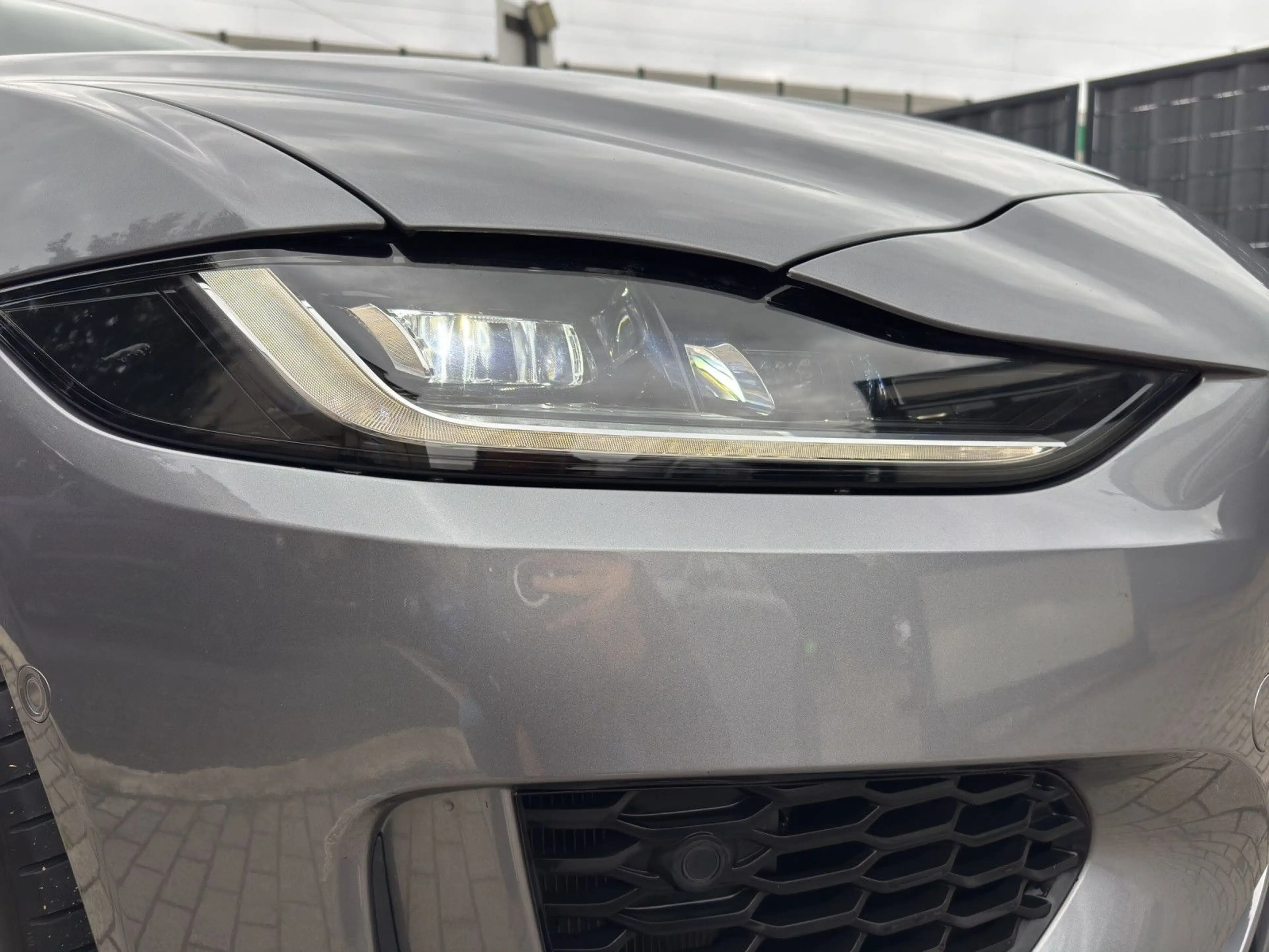 Jaguar XE R-Dynamic HSE*LED*1H*Black Pack*360°Kamera — photo 10